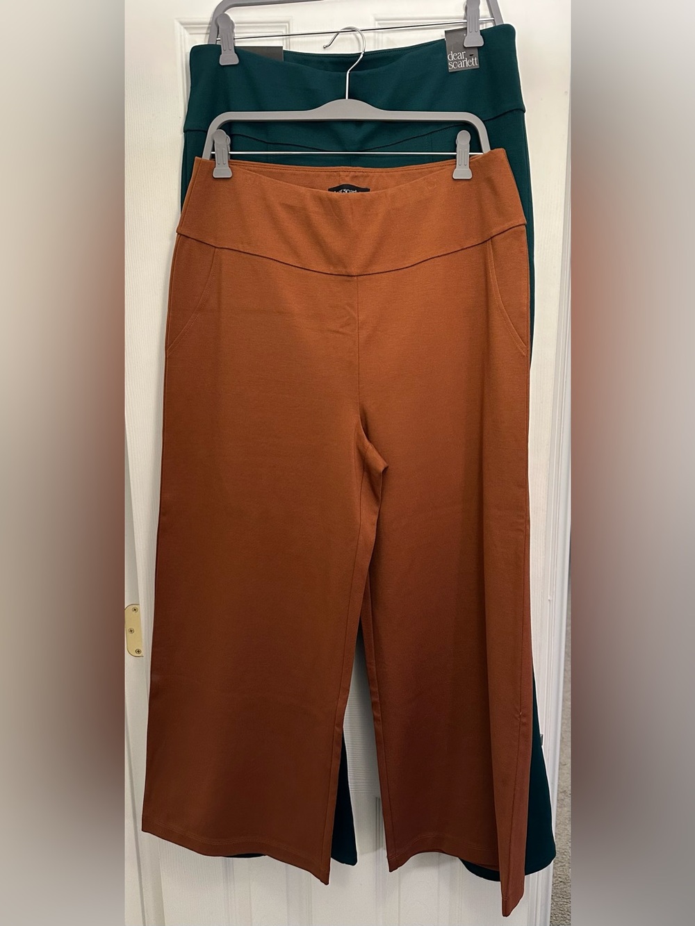 💚💛Bundle of 2: NWT/NWOT Dear Scarlett Magic Flared & Cropped Wide Legged 1X 💛💙